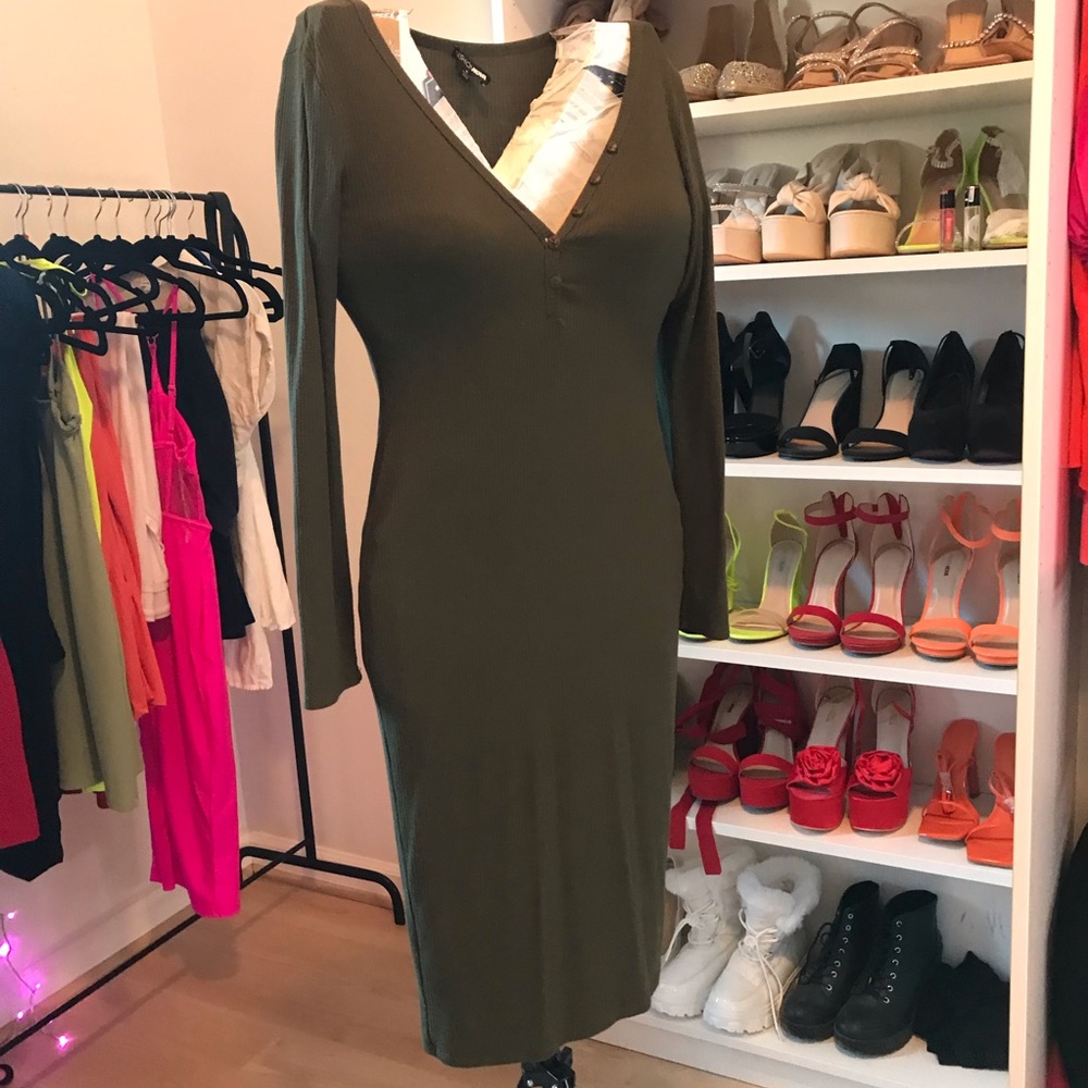 FASHION NOVA DARK GREEN LONG SLEEVE MIDI DRESS FOR FALL AND WINTER